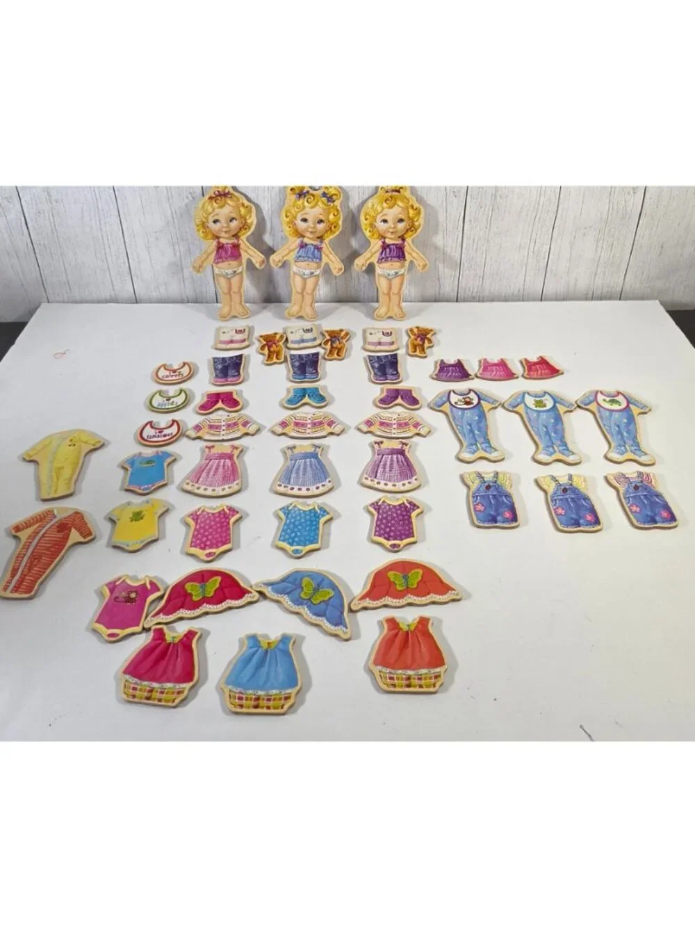 VINTAGE TS SHURE TEENY TINY TRIPLETS WOODEN MAGNETIC DRESS UP DOLLS PLAYSET LOT